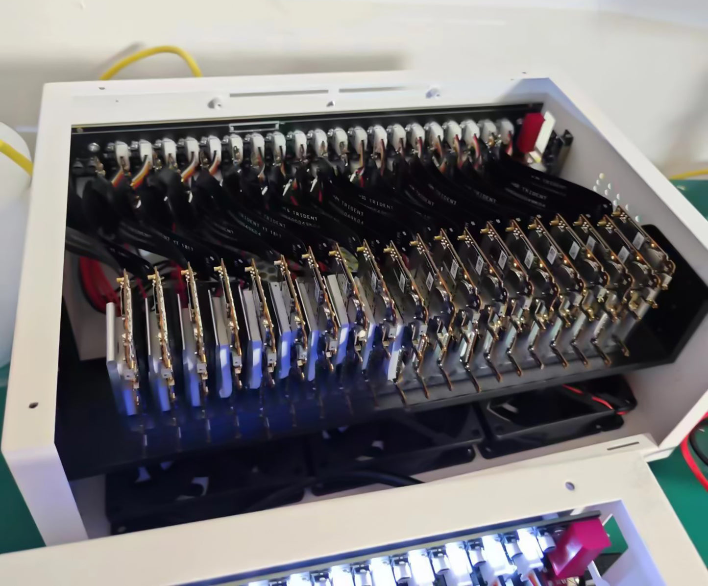 Caja vacía Teléfono Granja Teléfono móvil Chasis Grupo Equipo de control Placa base Conexión USB Accesorios Teléfono Granja